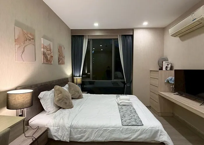 2 Bed 2 Bath Luxury Next To Convention Center Apartment Bangkok