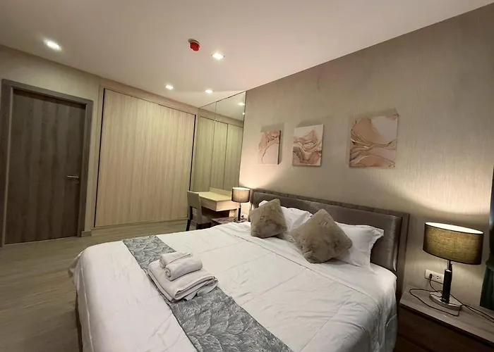 2 Bed 2 Bath Luxury Next To Convention Center *