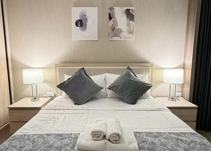 2 Bed 2 Bath Luxury Next To Convention Center Bangkok